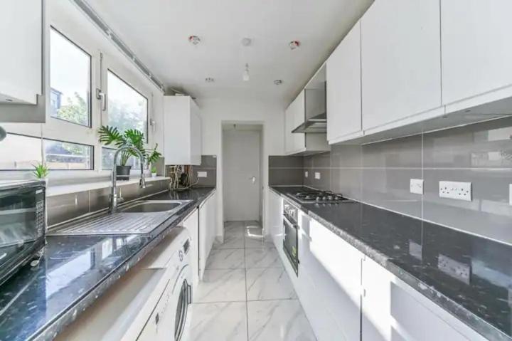 Amazing 4 Bed House In Kingston Kingston upon Thames (Greater London)