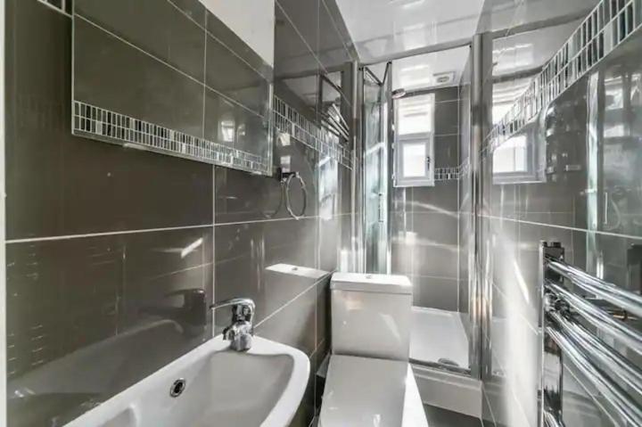 Apartment Amazing 4 Bed House In Kingston